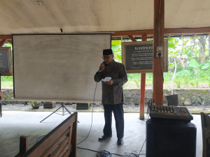 Sambutan-Pembina-Yayasan-Darussalam-Selokerto-Bapak-Bambang-Nooryono-Azies-SH-dalam-acara-Program-Pengabdian-Masyarakat-FPSB-UII