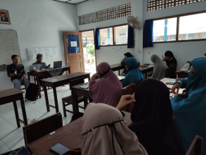 Suasana-pemaparan-materi-dan-diskusi-tentang-Pembuatan-Konten-Media-Sosial-Bertema-Parenting-oleh-Anggi-Arif-Fudin-Setiadi-M.I.Kom